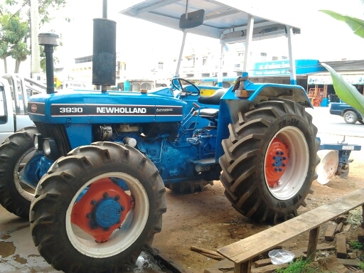 FORD 3930 NEW HOLLAND - 2 เพลา สภาพดีมากสวยจัดทั้งคันเหมือนใหม่ 60 แรง เกียร์ 8X8 เครื่องแรงดีกำลังไม่ตก ปั๊มเช็คใหม่เอี่ยม อุปกรณ์ครบ ยางสภาพดี 80\% เอกสารครบถูกต้องพร้อมใช้งานได้เลยครับ