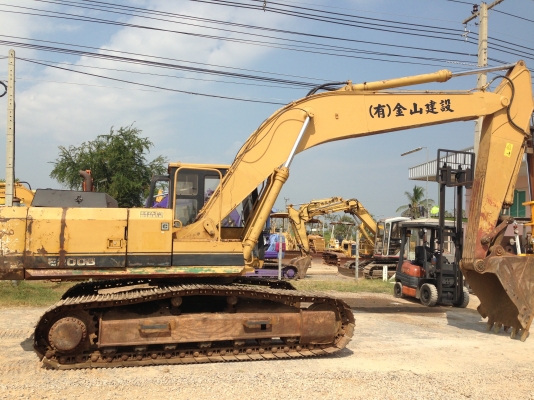 ขายรถแบ็คโฮ CAT E200B นำเข้าจากญี่ปุ่น มี VDO ครับ สภาพสวย คอนโทรลสั้น ติดต่อ 089-8368497/081-2990958