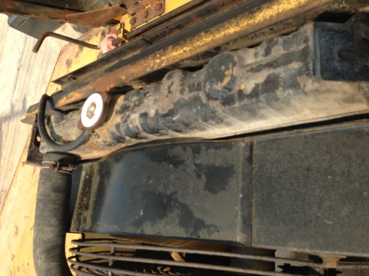 ขายรถแบ็คโฮ CAT E200B นำเข้าจากญี่ปุ่น มี VDO ครับ สภาพสวย คอนโทรลสั้น ติดต่อ 089-8368497/081-2990958