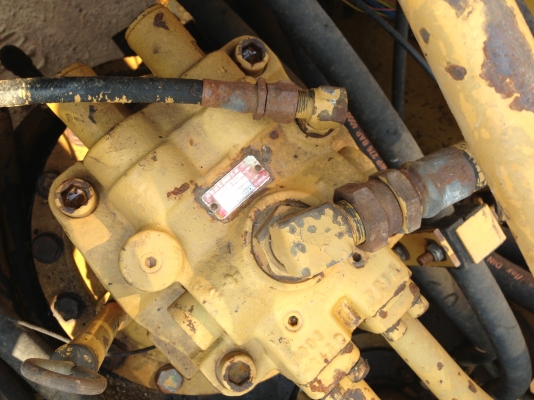 ขายรถแบ็คโฮ CAT E200B นำเข้าจากญี่ปุ่น มี VDO ครับ สภาพสวย คอนโทรลสั้น ติดต่อ 089-8368497/081-2990958