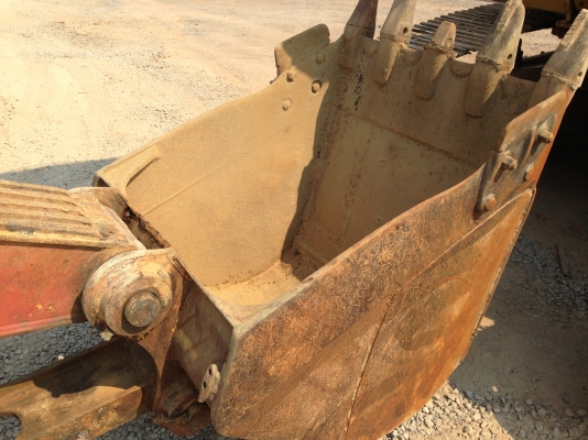 ขายรถแบ็คโฮ CAT E200B นำเข้าจากญี่ปุ่น มี VDO ครับ สภาพสวย คอนโทรลสั้น ติดต่อ 089-8368497/081-2990958