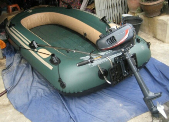 ขายเรือยาง4คนพร้อมเครื่อง 3.5 แรง ขายเรือยาง4คนพร้อมเครื่อง 3.5 แรง