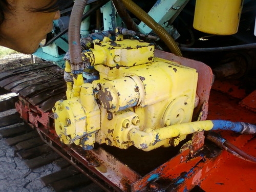 ขายรถเกี่ยวข้าว มีอุ้ม ไซโลปรับระดับ เครื่องยนต์ HO7C TURBO ตัวเดิน 12