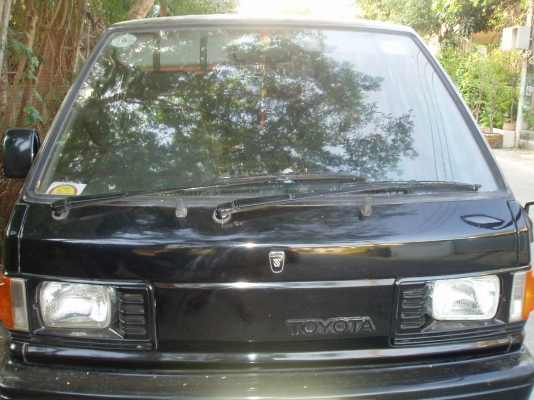 ขายรถตู้เล็กไลเอทเหลี่ยมเครื่อง1800หัวฉีดติดแก๊ส ออโต้