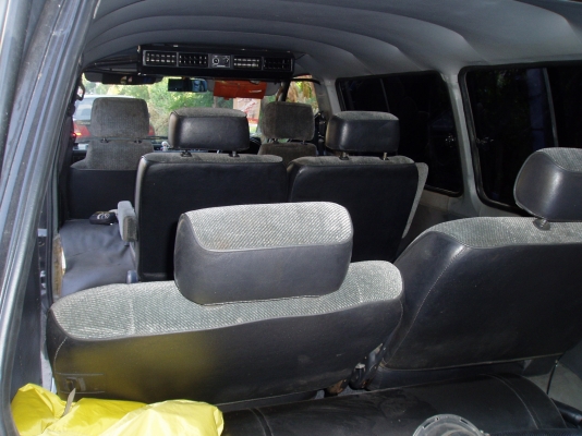 ขายรถตู้เล็กไลเอทเหลี่ยมเครื่อง1800หัวฉีดติดแก๊ส ออโต้