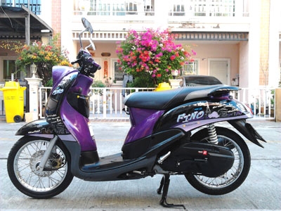 ขาย New Fino 2012 ลายปารีส รถ 3 เดือน ไมล์แท้ 2366 กม สภาพสวย เครื่องเดิมๆ แน่นๆ สีม่วง ดำ