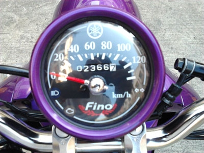 ขาย New Fino 2012 ลายปารีส รถ 3 เดือน ไมล์แท้ 2366 กม สภาพสวย เครื่องเดิมๆ แน่นๆ สีม่วง ดำ