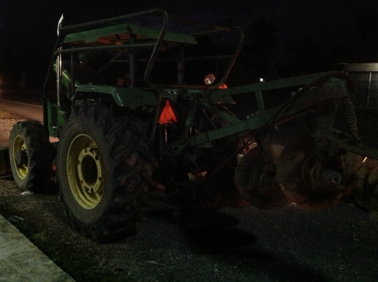 รถไถจอหฺนเดียร์5310k2เพลา. 70แรงม้าปี53 มีดันหน้า ผานหลัง Tel.080-1405528