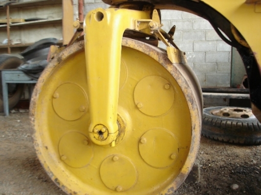 รถบดสามล้อเหล็ก SAKAI รุ่น KM-10