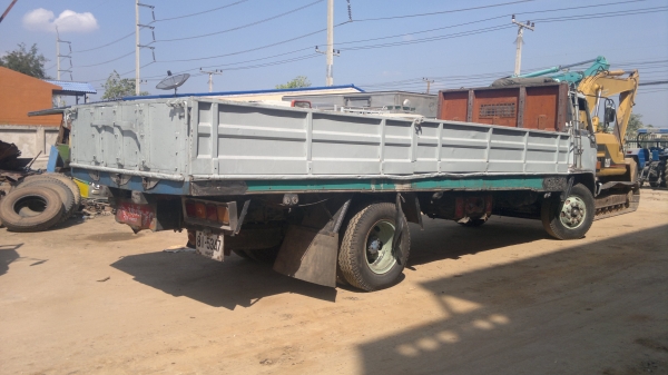 หกล้อร็อกกี้สภาพดี ยาว6.6 เมตรพื้นเหล็กดี น่าใช้มาก หลุดมัดจำ หกล้อร็อกกี้สภาพดี ยาว6.6 เมตรพื้นเหล็กดี น่าใช้มาก หลุดมัดจำ