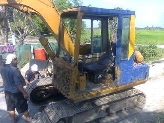 ขายรถแบคโฮ KOMATSU PC-60-5 รถใช้งานได้ เครื่องแน้น ปั้มแรง ช้วงล้างเต็ม