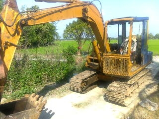 ขายรถแบคโฮ KOMATSU PC-60-5 รถใช้งานได้ เครื่องแน้น ปั้มแรง ช้วงล้างเต็ม