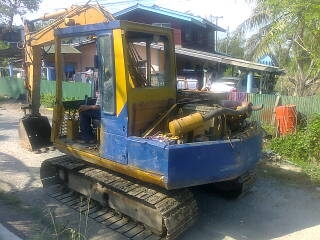 ขายรถแบคโฮ KOMATSU PC-60-5 รถใช้งานได้ เครื่องแน้น ปั้มแรง ช้วงล้างเต็ม