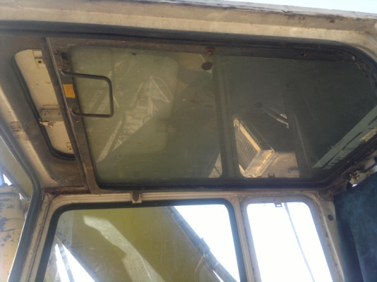 ขายรถแบคโฮ KOMATSU PC-200-5 ตูดแดง ครอนโทรนสั้น พร้อมใช้ ไฟฟ้า โซ้ 85\% ราคาย้อมๆตามสภาพ สนใจริบจองเลย