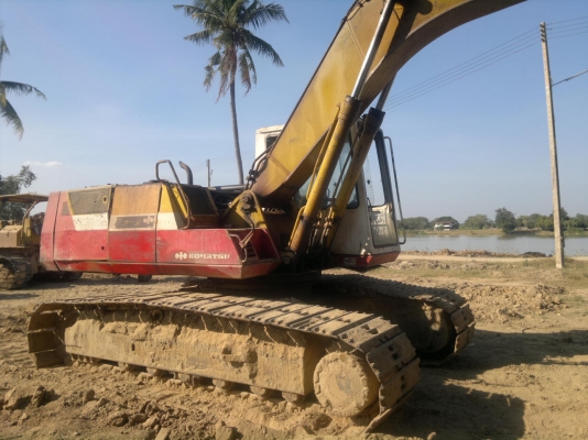 ขายรถแบคโฮ KOMATSU PC-200-5 ตูดแดง ครอนโทรนสั้น พร้อมใช้ ไฟฟ้า โซ้ 85\% ราคาย้อมๆตามสภาพ สนใจริบจองเลย