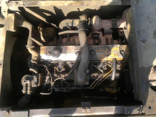 ขายรถแบคโฮ KOMATSU PC-200-5 ตูดแดง ครอนโทรนสั้น พร้อมใช้ ไฟฟ้า โซ้ 85\% ราคาย้อมๆตามสภาพ สนใจริบจองเลย