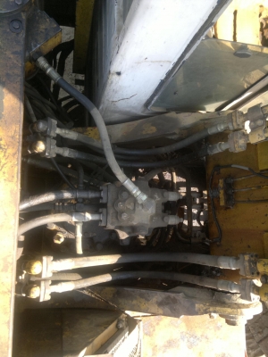 ขายรถแบคโฮ KOMATSU PC-200-5 ตูดแดง ครอนโทรนสั้น พร้อมใช้ ไฟฟ้า โซ้ 85\% ราคาย้อมๆตามสภาพ สนใจริบจองเลย