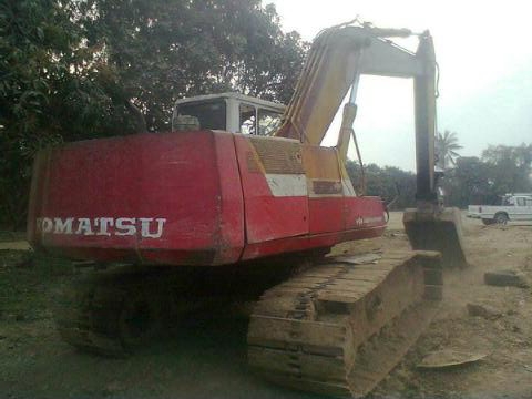 ขายรถแบคโฮ KOMATSU PC-200-5 ตูดแดง ครอนโทรนสั้น พร้อมใช้ ไฟฟ้า โซ้ 85\% ราคาย้อมๆตามสภาพ สนใจริบจองเลย