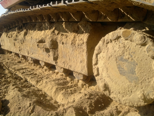 ขายรถแบคโฮ KOMATSU PC-200-5 ตูดแดง ครอนโทรนสั้น พร้อมใช้ ไฟฟ้า โซ้ 85\% ราคาย้อมๆตามสภาพ สนใจริบจองเลย