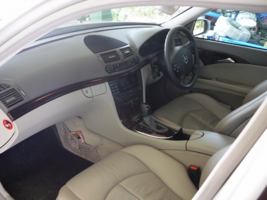 BENZ E220 CDI CLASSIC(ดีเซล)ปี2004 มีม่านหลัง BENZ E220 CDI CLASSIC(ดีเซล)ปี2004 มีม่านหลัง