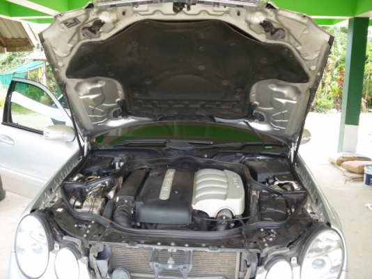 BENZ E220 CDI CLASSIC(ดีเซล)ปี2004 มีม่านหลัง BENZ E220 CDI CLASSIC(ดีเซล)ปี2004 มีม่านหลัง