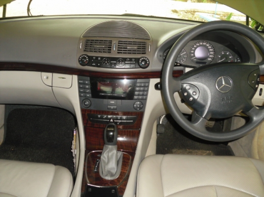 BENZ E220 CDI CLASSIC(ดีเซล)ปี2004 มีม่านหลัง BENZ E220 CDI CLASSIC(ดีเซล)ปี2004 มีม่านหลัง