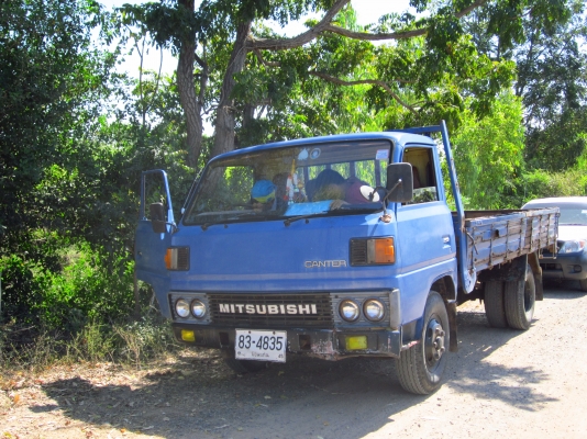 ขาย 6ล้อมิซู. CANTER. 100 แรง สภาพเดิมๆ พร้อมใช้  ขายไป จังหวัด สุรินทร์ แล้วครับ     ต้อนรับปีใหม่