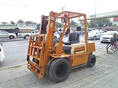 ขายรถยกโคมัสสึ 2 ตัน เครื่องเบนซิน กระบอกคู่ งาเทด้ำ ล้อหน้าคู่ เสาสูง 3 เมตร พวงมาลัยเพาเว่อร์ สีเดิมจากนอก นำเข้าจากญี่ปุ่น ใช้งานได้ทันที ขายรถยกโคมัสสึ 2 ตัน เครื่องเบนซิน กระบอกคู่ งาเทด้ำ ล้อหน้าคู่ เสาสูง 3 เมตร พวงมาลัยเพาเว่อร์ สีเดิมจากนอก นำเข้าจากญี่ปุ่น ใช้งานได้ทันที