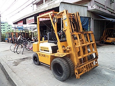 ขายรถยกโคมัสสึ 2 ตัน เครื่องเบนซิน กระบอกคู่ งาเทด้ำ ล้อหน้าคู่ เสาสูง 3 เมตร พวงมาลัยเพาเว่อร์ สีเดิมจากนอก นำเข้าจากญี่ปุ่น ใช้งานได้ทันที ขายรถยกโคมัสสึ 2 ตัน เครื่องเบนซิน กระบอกคู่ งาเทด้ำ ล้อหน้าคู่ เสาสูง 3 เมตร พวงมาลัยเพาเว่อร์ สีเดิมจากนอก นำเข้าจากญี่ปุ่น ใช้งานได้ทันที