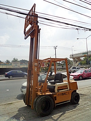 ขายรถยกโคมัสสึ 2 ตัน เครื่องเบนซิน กระบอกคู่ งาเทด้ำ ล้อหน้าคู่ เสาสูง 3 เมตร พวงมาลัยเพาเว่อร์ สีเดิมจากนอก นำเข้าจากญี่ปุ่น ใช้งานได้ทันที ขายรถยกโคมัสสึ 2 ตัน เครื่องเบนซิน กระบอกคู่ งาเทด้ำ ล้อหน้าคู่ เสาสูง 3 เมตร พวงมาลัยเพาเว่อร์ สีเดิมจากนอก นำเข้าจากญี่ปุ่น ใช้งานได้ทันที