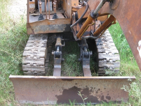 ขายถูกตามสภาพ-รถขุด FURUKAWA: FH 10A สภาพเครื่องดี เพียงแต่โรลเลอร์แตกเท่านั้น