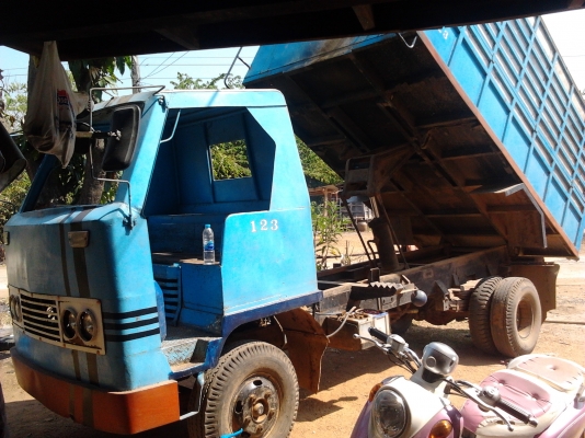 6 ล้อดั๊มพร้อมใช้