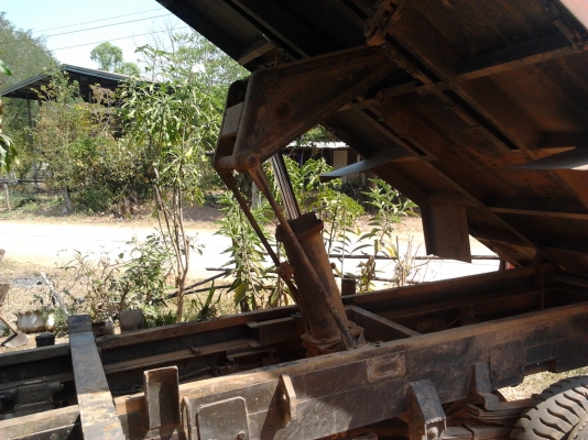 6 ล้อดั๊มพร้อมใช้