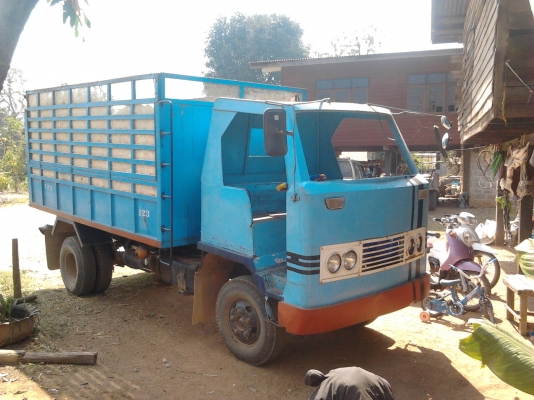 6 ล้อดั๊มพร้อมใช้