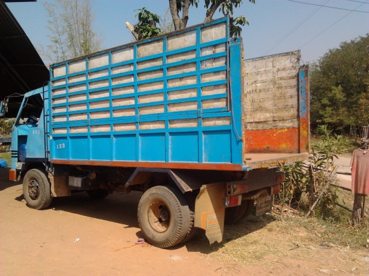 6 ล้อดั๊มพร้อมใช้