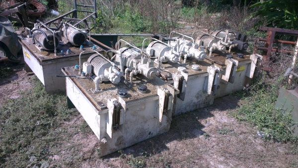 Sell> ขายชุดไฮดรอลิค (power unit) มือสอง ถัง 50 ลิตร ของญี่ปุ่นครับ เป็นชุดมอเตอร์พร้อมปั้ม สองตัวคู่ สามารถนำไปใช้งานได้หลาย เอาท์พุตครับ