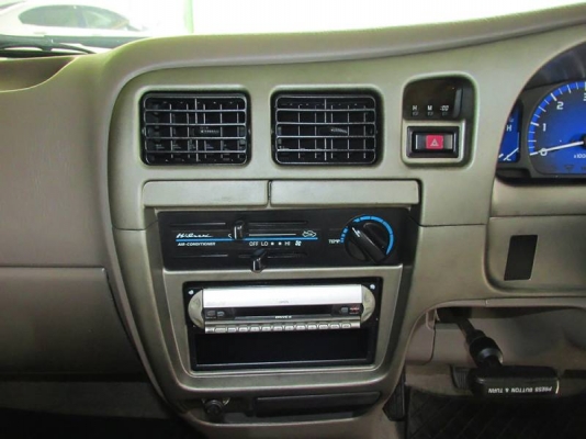 TOYOTA HILUX TIGER D4D SPORT CRUISER 4Dr 2.5 MT ปี 2003 TOYOTA HILUX TIGER D4D SPORT CRUISER 4Dr 2.5 MT ปี 2003