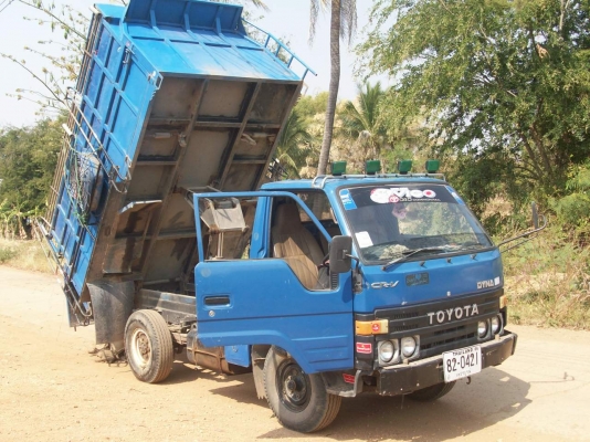 รถดั้มเกษตร  บรรทุกพร้อมใช้ เครื่อง 115  แรงม้า  รถห้าง