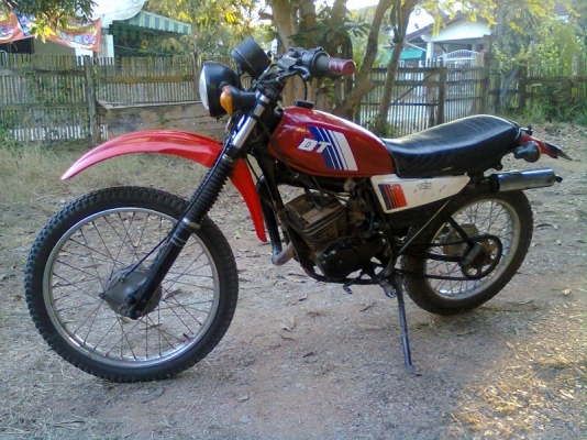 ขายyamaha  dt125monoมีเล่มขาดต่อ(ไม่มีชุดโอน)13,500บาท