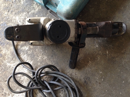 ขายแย็คปูน Makita HM 1201 สภาพเดิมๆสวย วิ่งนิ่ม พร้อมใช้งาน