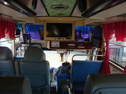 ขายด่วนรถบัสปรับอากาศ 9 เมตรสวยมากๆหาแบบนี้ไม่ได้แล้ว สีใหม่ทำได้ไม่กี่เดือน แอร์เย็นฉ่ำ เครื่องเสียงเต็มๆ เจ้าของดูแลอย่างดีไม่เคยมีปัญหา