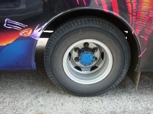 ขายด่วนรถบัสปรับอากาศ 9 เมตรสวยมากๆหาแบบนี้ไม่ได้แล้ว สีใหม่ทำได้ไม่กี่เดือน แอร์เย็นฉ่ำ เครื่องเสียงเต็มๆ เจ้าของดูแลอย่างดีไม่เคยมีปัญหา