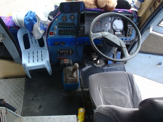 ขายด่วนรถบัสปรับอากาศ 9 เมตรสวยมากๆหาแบบนี้ไม่ได้แล้ว สีใหม่ทำได้ไม่กี่เดือน แอร์เย็นฉ่ำ เครื่องเสียงเต็มๆ เจ้าของดูแลอย่างดีไม่เคยมีปัญหา