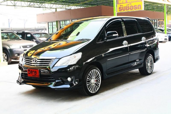 TOYOTA INNOVA  VVTi 2.0 AT ปี 2012