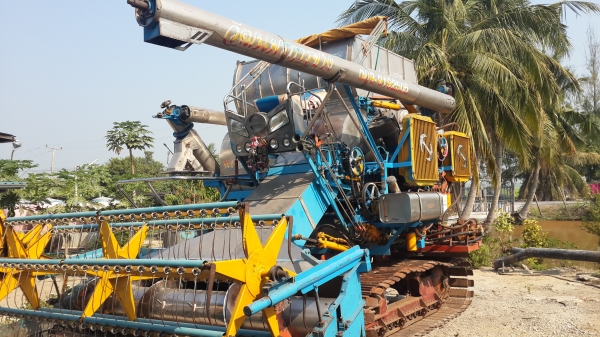 ขายรถเกี่ยวข้าววรพจน์การช่าง