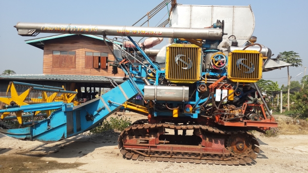 ขายรถเกี่ยวข้าววรพจน์การช่าง