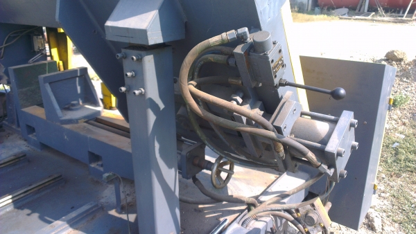 Sell> ขายเลื่อยสายพาน Band Saw มือสอง เทียบกับ Amada 400 ตัวใหญ่ เป็นเครื่อง กึ่งออโต้ครับ กำแพงแสน นครปฐมครับ