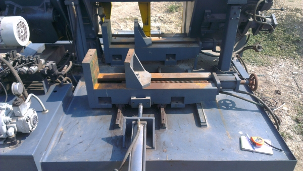 Sell> ขายเลื่อยสายพาน Band Saw มือสอง เทียบกับ Amada 400 ตัวใหญ่ เป็นเครื่อง กึ่งออโต้ครับ กำแพงแสน นครปฐมครับ