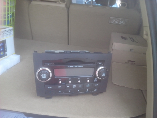 ขายวิทยุติด crv g3 ถอดเก็บ ใส่แผ่นได้ 6แผ่น