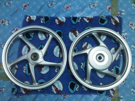 ขายล้อแม๊ก(แท้) Click Scoopy/LS125/Sonic125